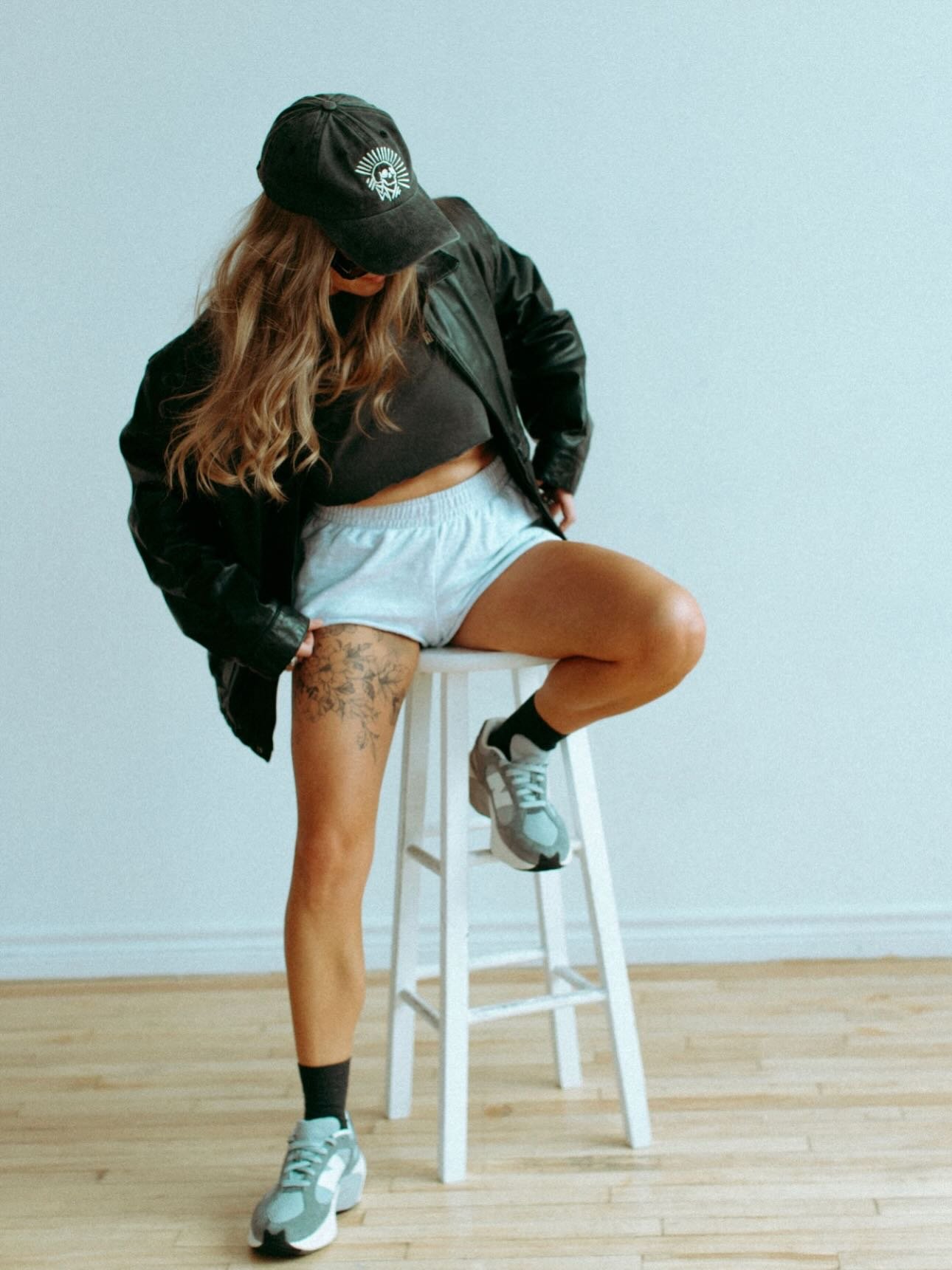 The OG REALM girl @chelpetes ❤️&zwj;🔥 
Limited Edition💀🧢
🔗to purchase in bio

Videographer: @notfamousmedia 
Photographer: @deanostetto 
Shoes: @bdrck.inc 
Hair Styling: @collectivebeautycompany 
Studio: @wadestudioto 
Makeup/Styling/Spraytan: @r