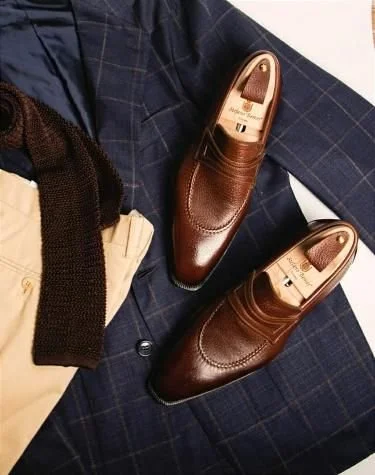 Effortless Elegance_ embrace the season in style.jpeg