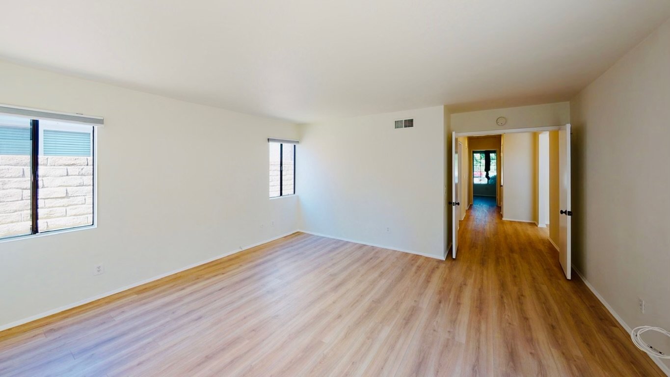 Danny-Freund-20-Unfurnished (1).jpeg