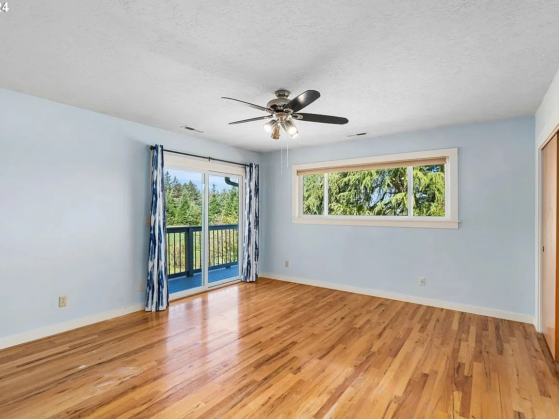 Barb bedroom.jpeg