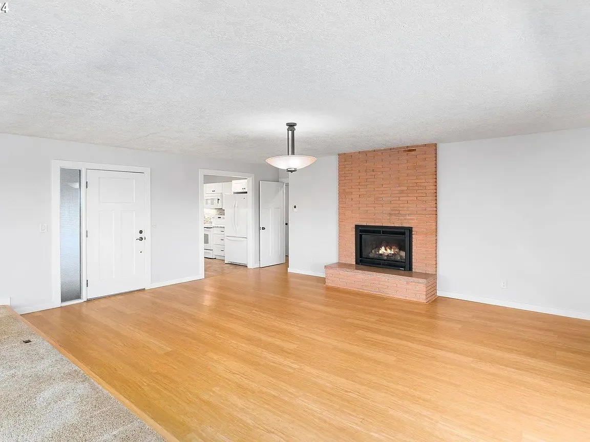 Barb Living room 2.jpeg