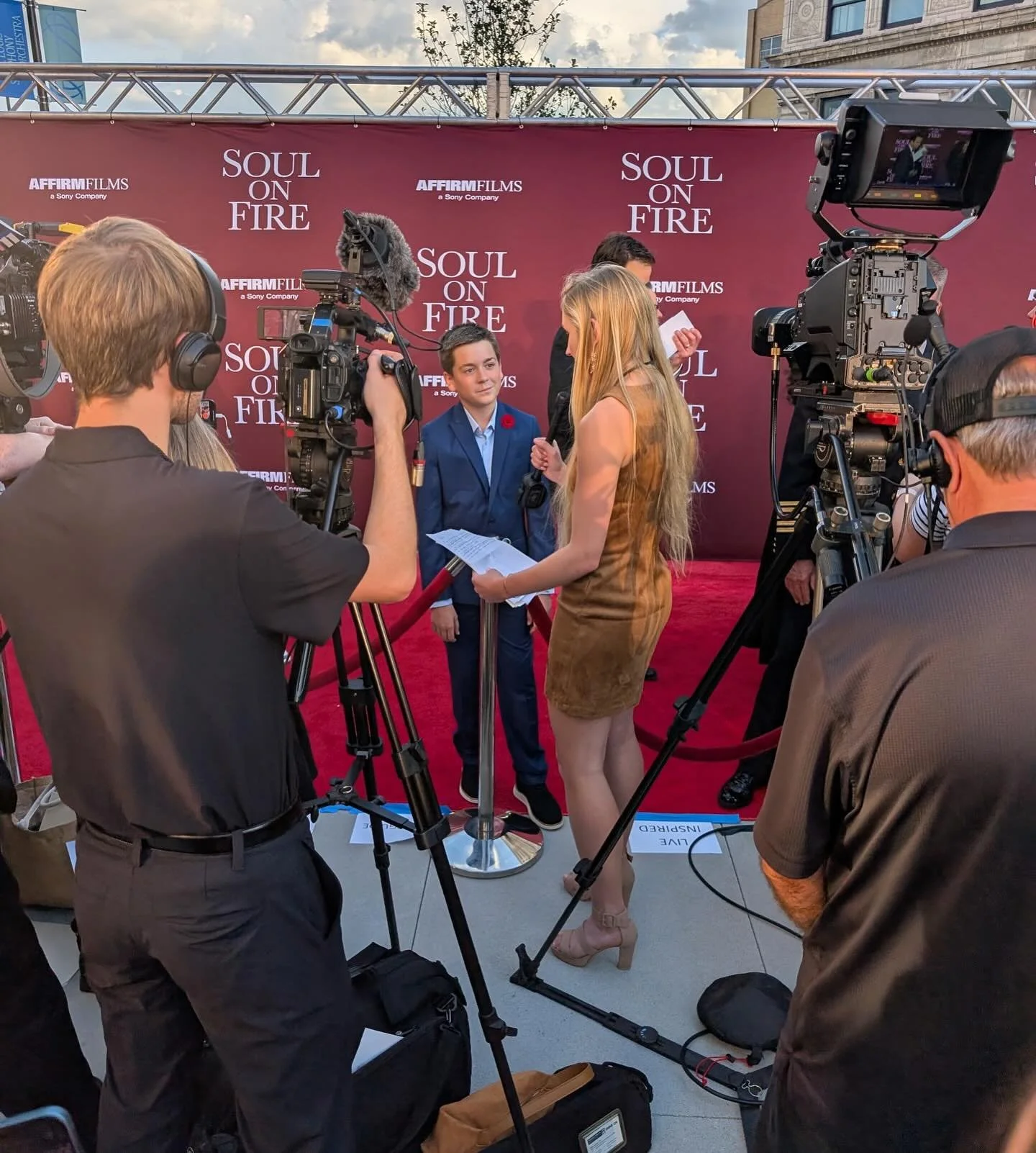 About last night&hellip; 
Indulge me in another proud mom post! 

🌟My oldest, James McCracken walked his first red carpet at the premiere for Soul On Fire! He greeted fans, signed autographs and stood for photos like he&rsquo;d done this before! My 