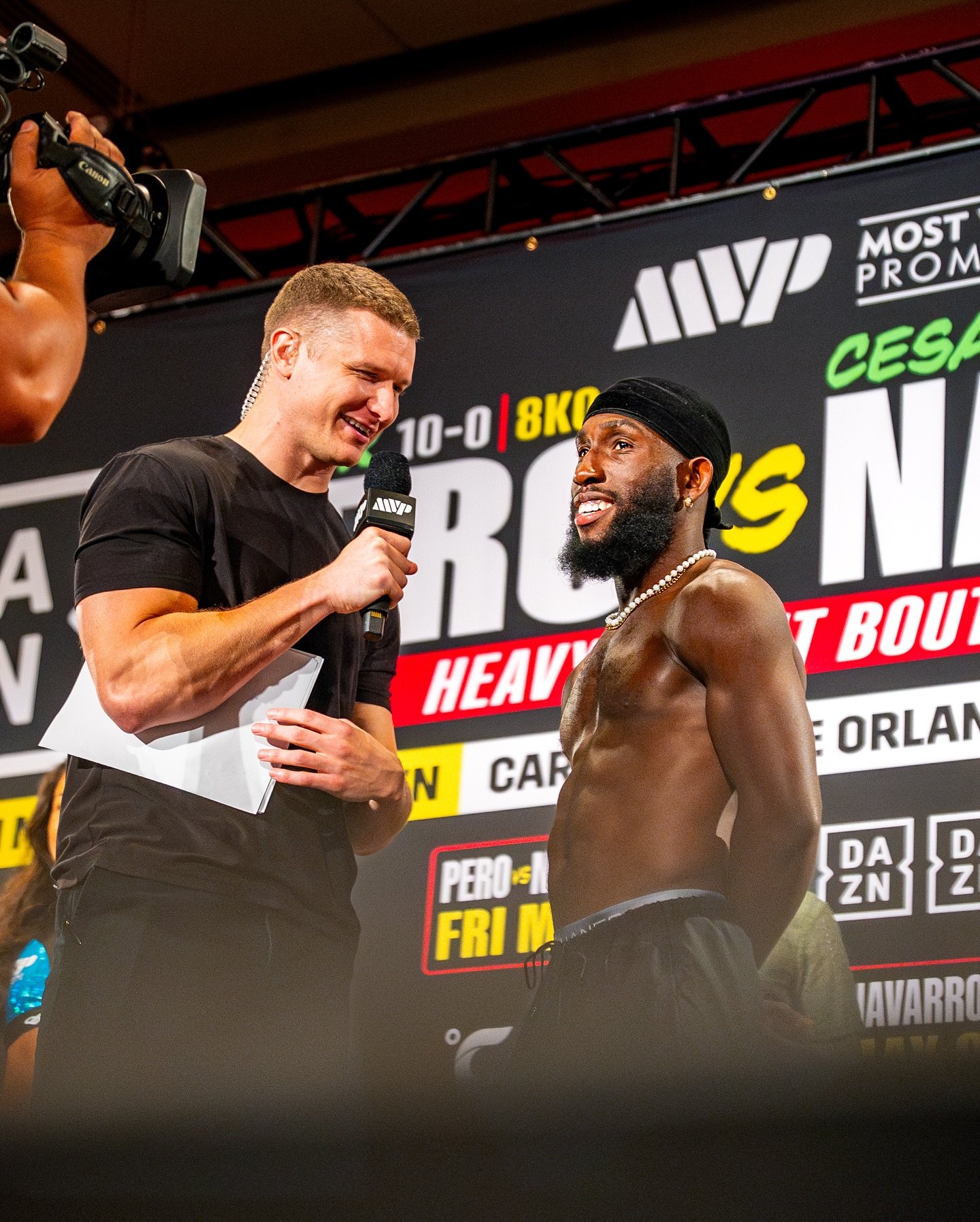 The moment Corey &lsquo;2Smoove&rsquo; Marksman &amp; Tayden &lsquo;The Butcher&rsquo; Beltran, the co-main event had their first official face off LIVE ON DAZN, the night before their fight on Most Valuable Promotions main card.
📸 &mdash; @matth3wg