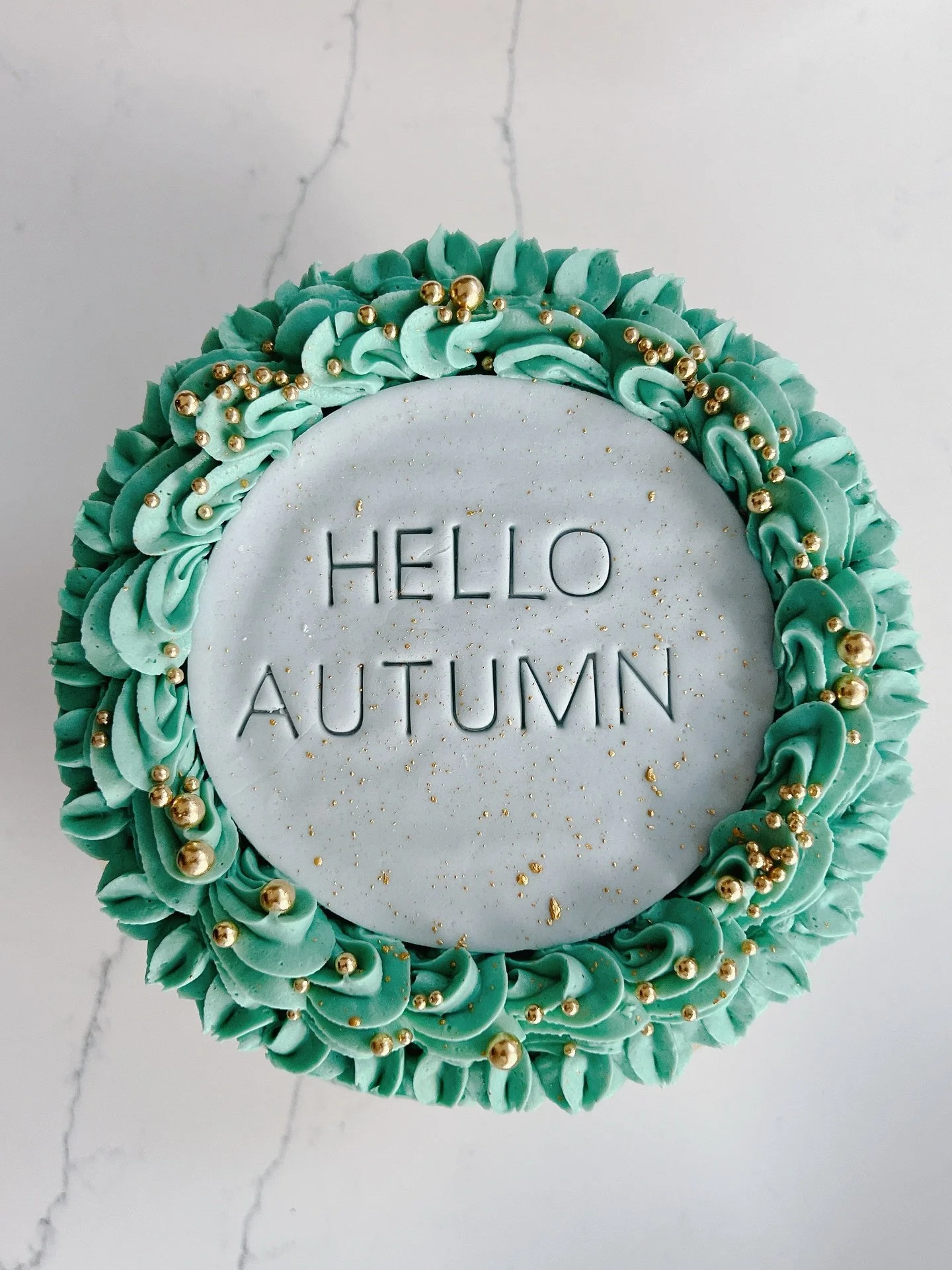 Autumn is here, and that means it&rsquo;s the perfect time for cozy baking! 🍂 These easy autumnal treats were a crowd favourite at the school bake sale last year, and they&rsquo;re still one of my go-to autumn cupcakes.

#AutumnBakes #CozyBaking
#Ba
