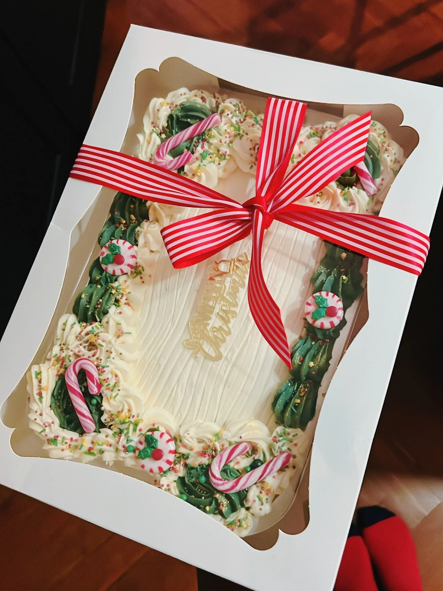 Looking for the perfect Christmas dessert that feeds a crowd?
 Our festive Christmas traybakes are the easiest, most delicious way to serve everyone during the holiday season &mdash; each one has a minimum of 12 generous portions. 

Choose your flavo