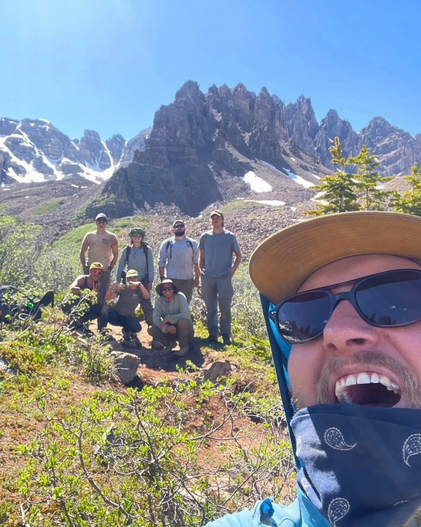 This one’s for our incredible 2025 seasonal staff — trail crew powerhouses Cole, Oscar, Greg, and their fearless leader Cal, plus our rockstar field instructors, Maddie and Noah!
Thanks for bringing lsughter, grit, and spirit to every pr