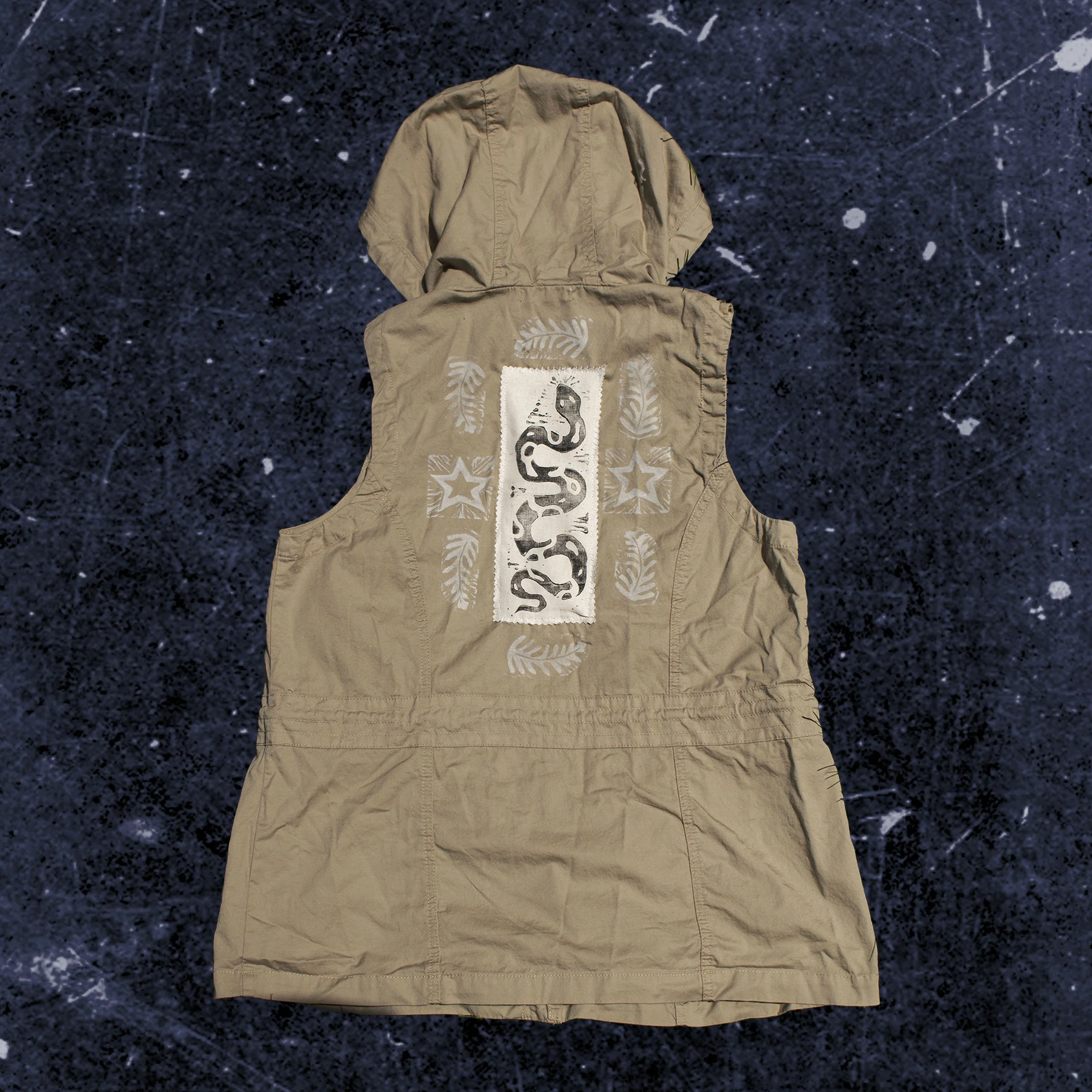 Size medium - AVAILABLE