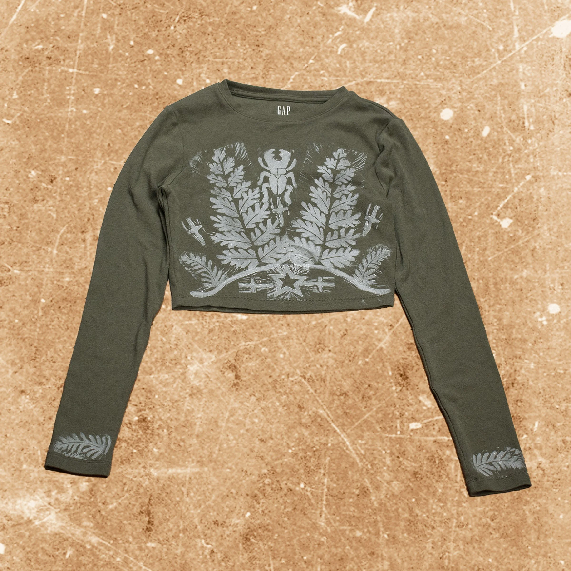 Size small - Available