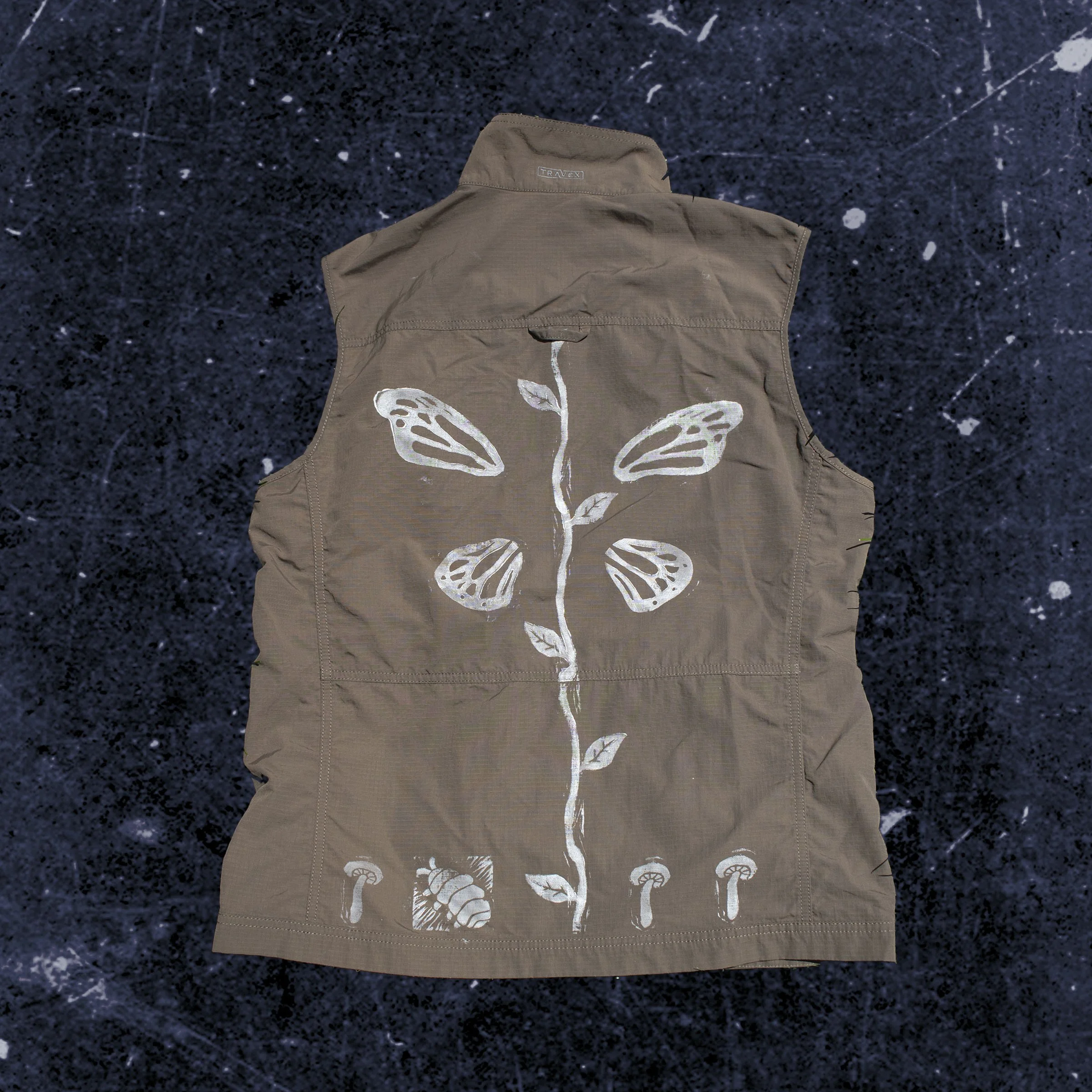 Size medium - AVAILABLE