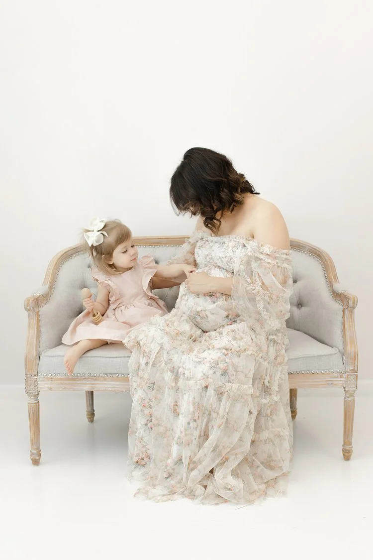 beautiful-studio-maternity-session-natural-light-raleigh-durham