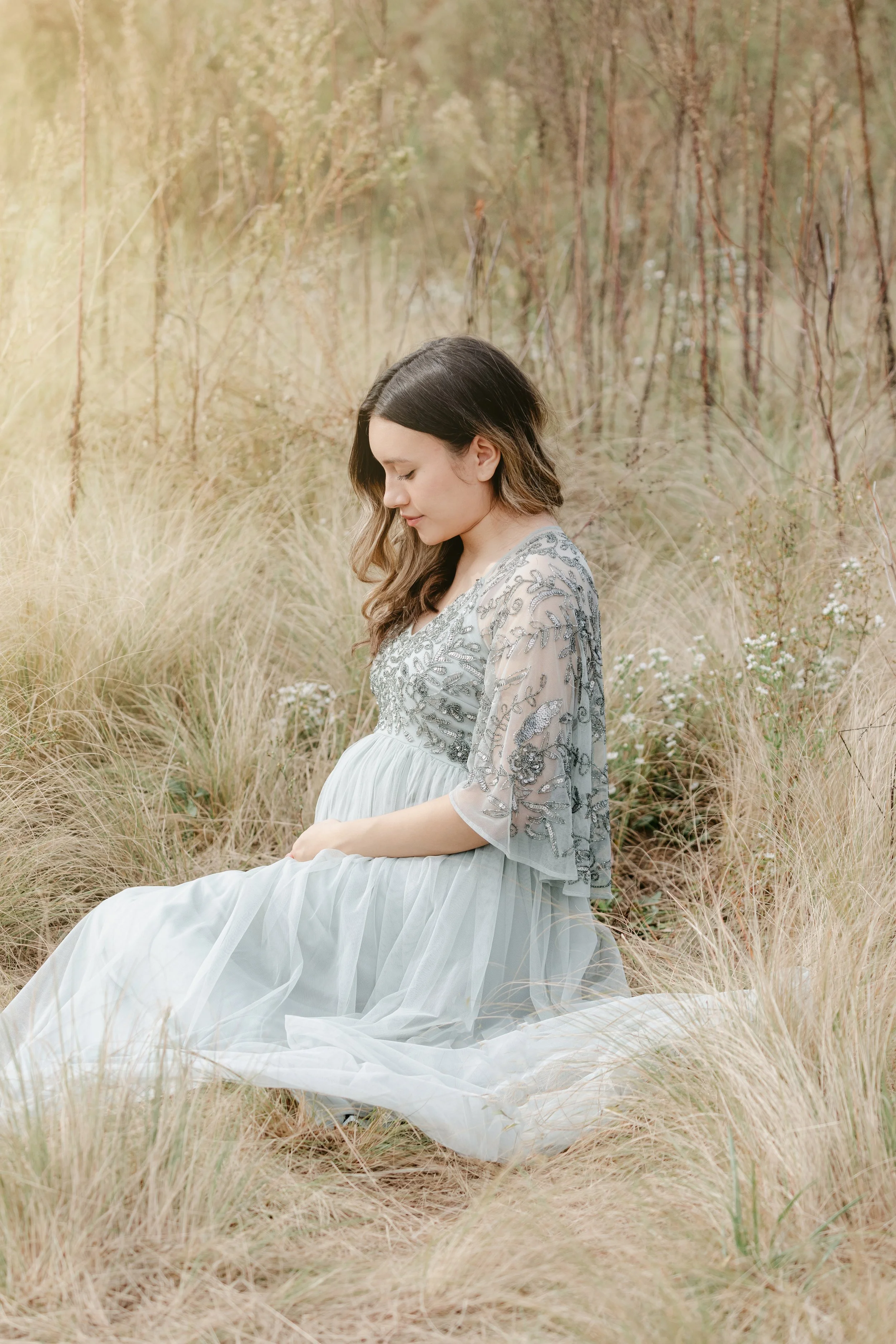 outdoor-maternity-photography-golden-hour-raleigh-durham