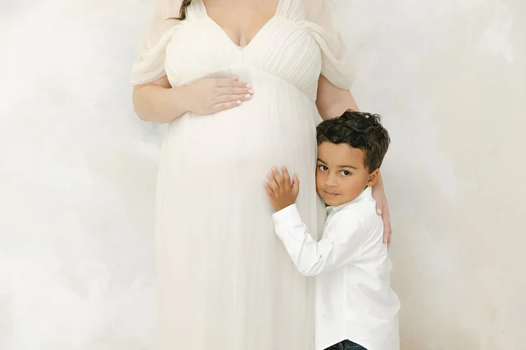 classic-maternity-session-studio-raleigh-durham-natural-look
