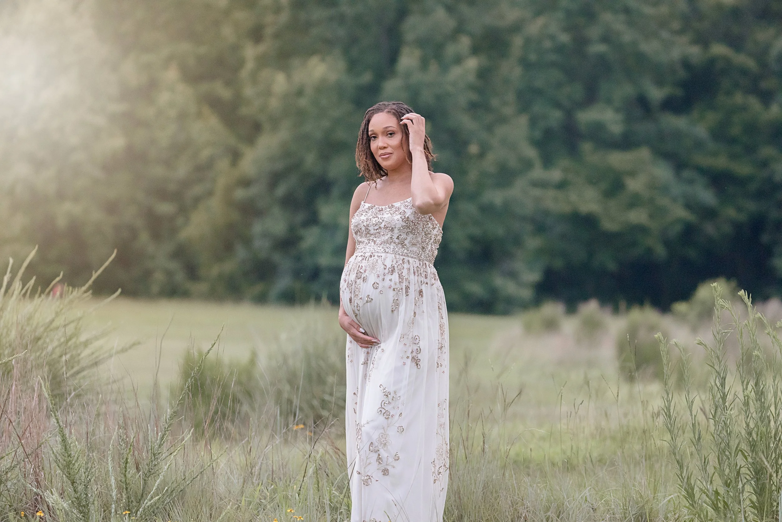 golden-hour-pregnancy-portrait-field-raleigh-durham-nc