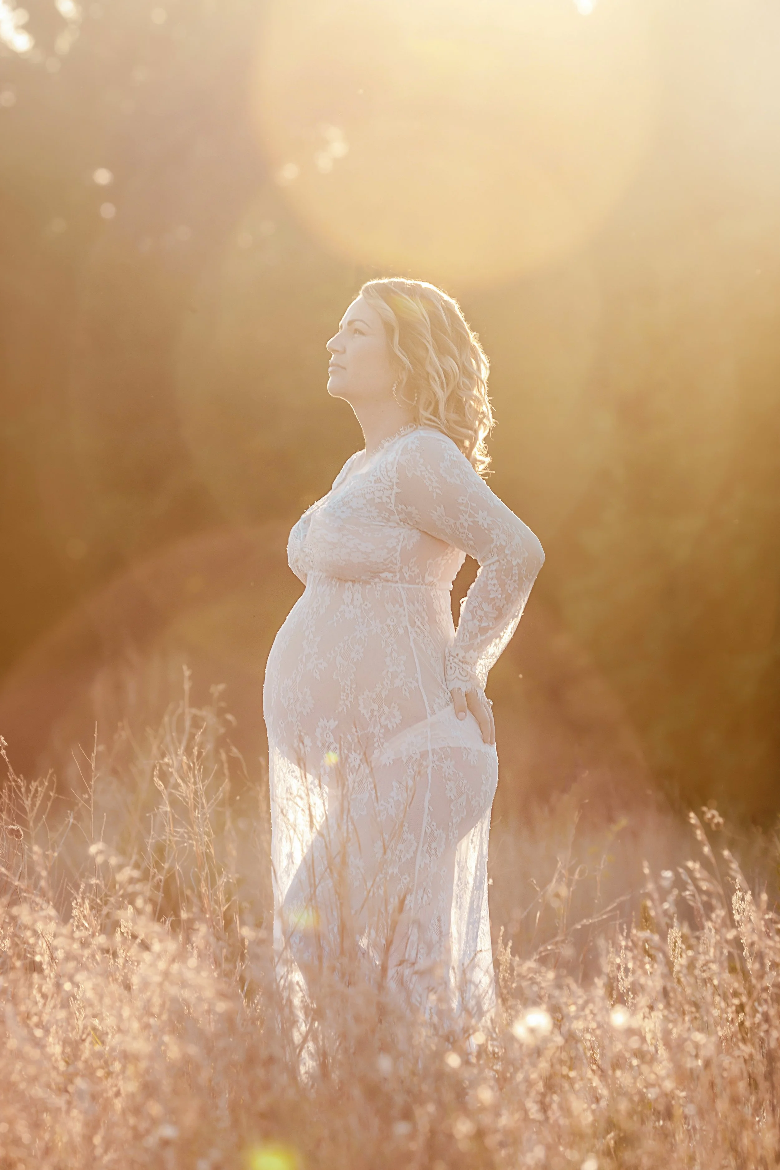 golden-hour-pregnancy-portrait-field-raleigh-durham-nc