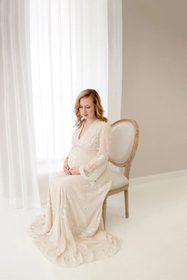 studio-maternity-photographer-raleigh-durham-classic-natural-style