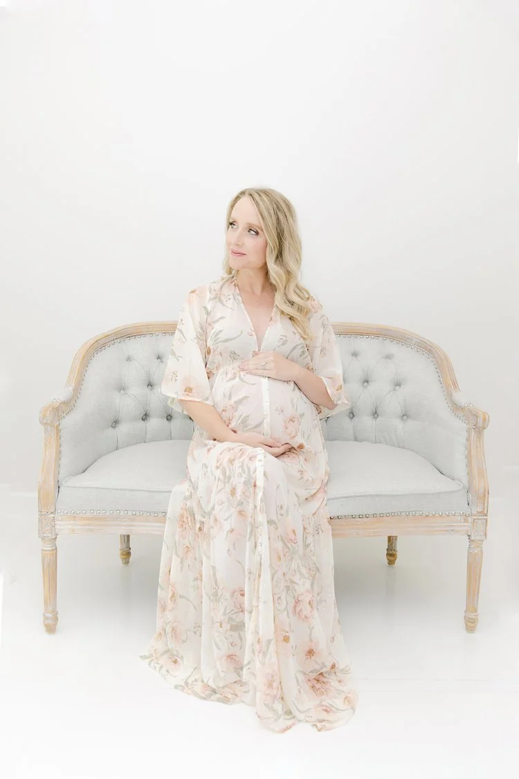 natural-classic-maternity-photoshoot-studio-raleigh-durham