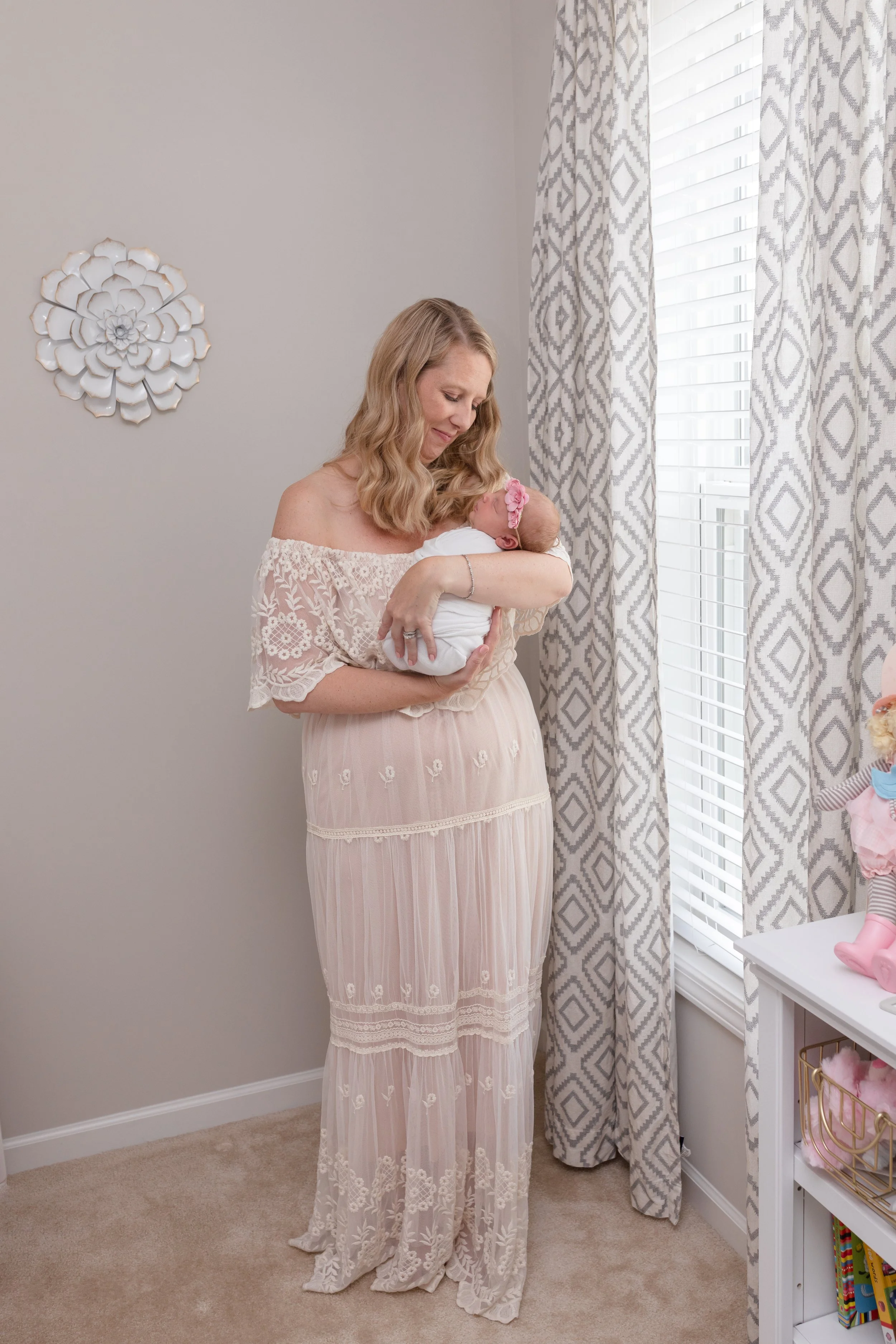 newborn-photoshoot-in-home-natural-light-raleigh-nc-mika