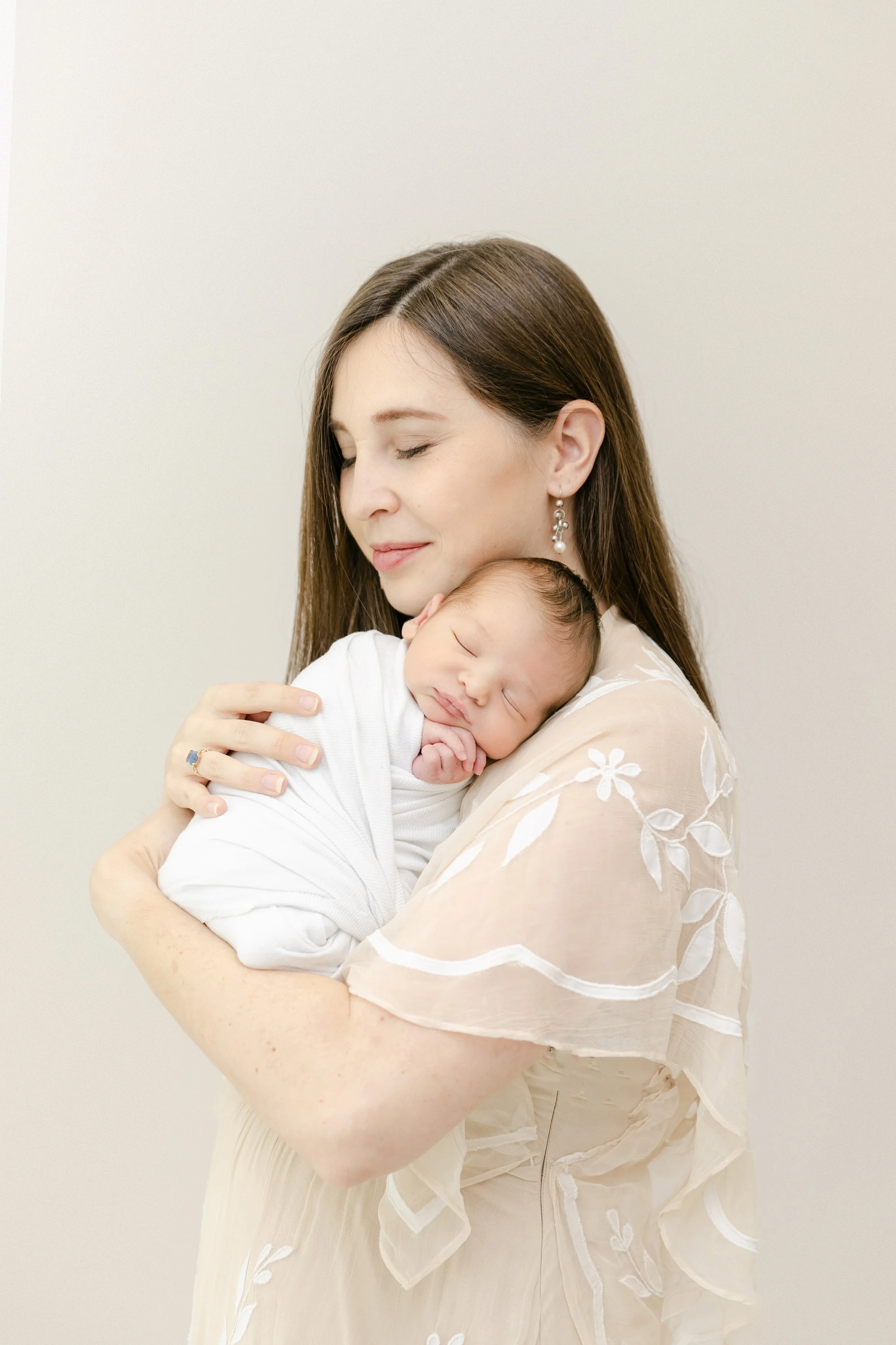 natural-newborn-photography-studio-raleigh-durham-mika-james