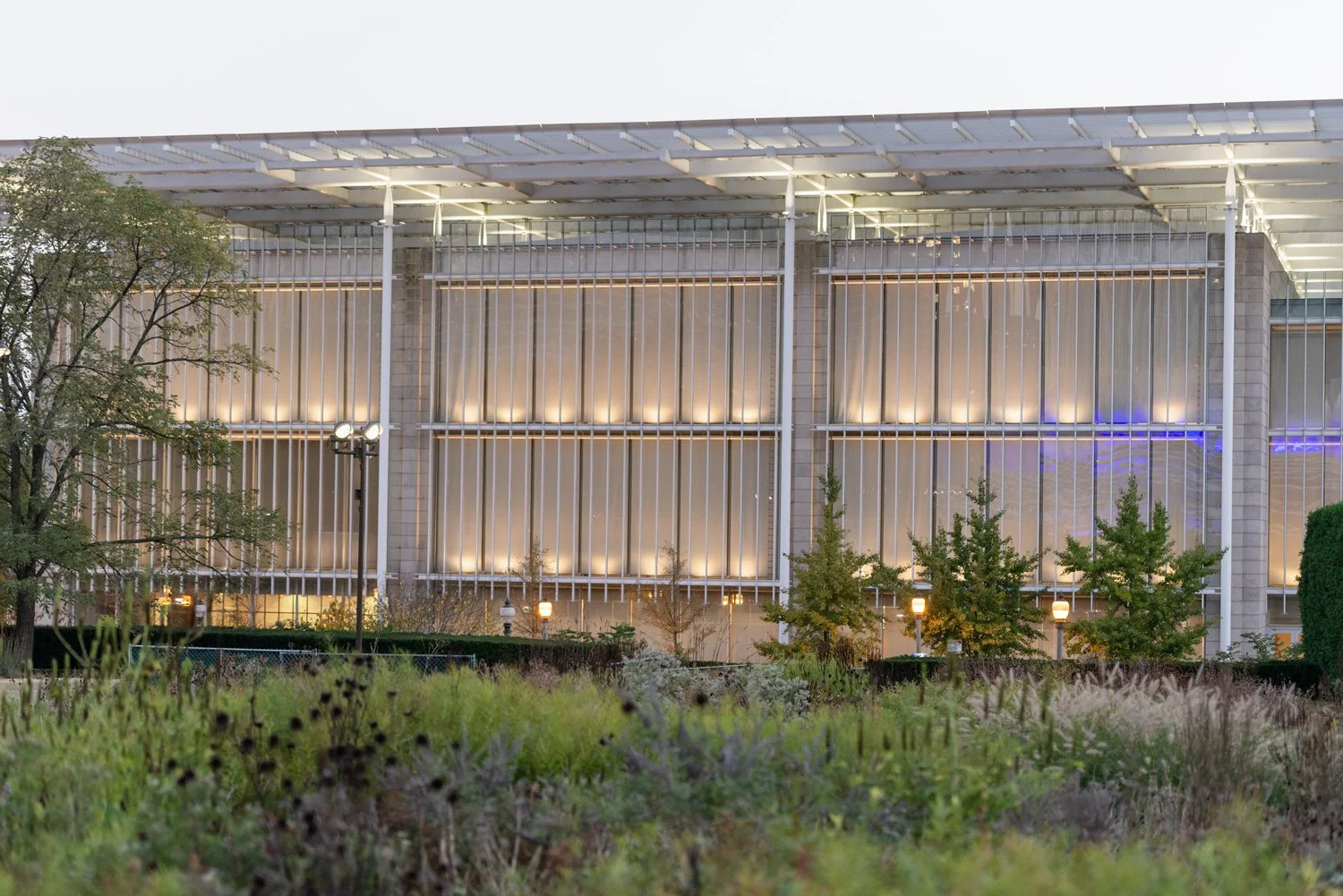 SkyART-FamilyTableHEARTH-LurieGarden-045.jpg