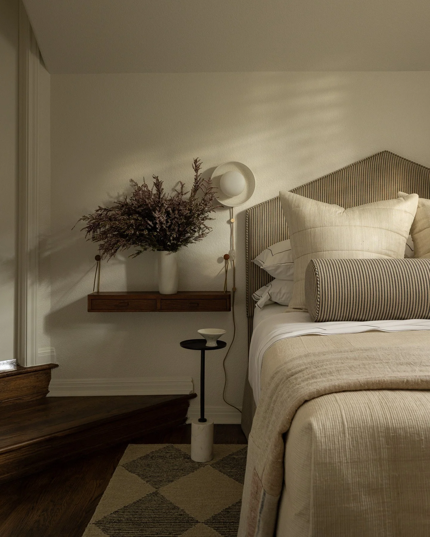 056 - 1103 Meriden Ln (Austin) - Low Resolution.jpg