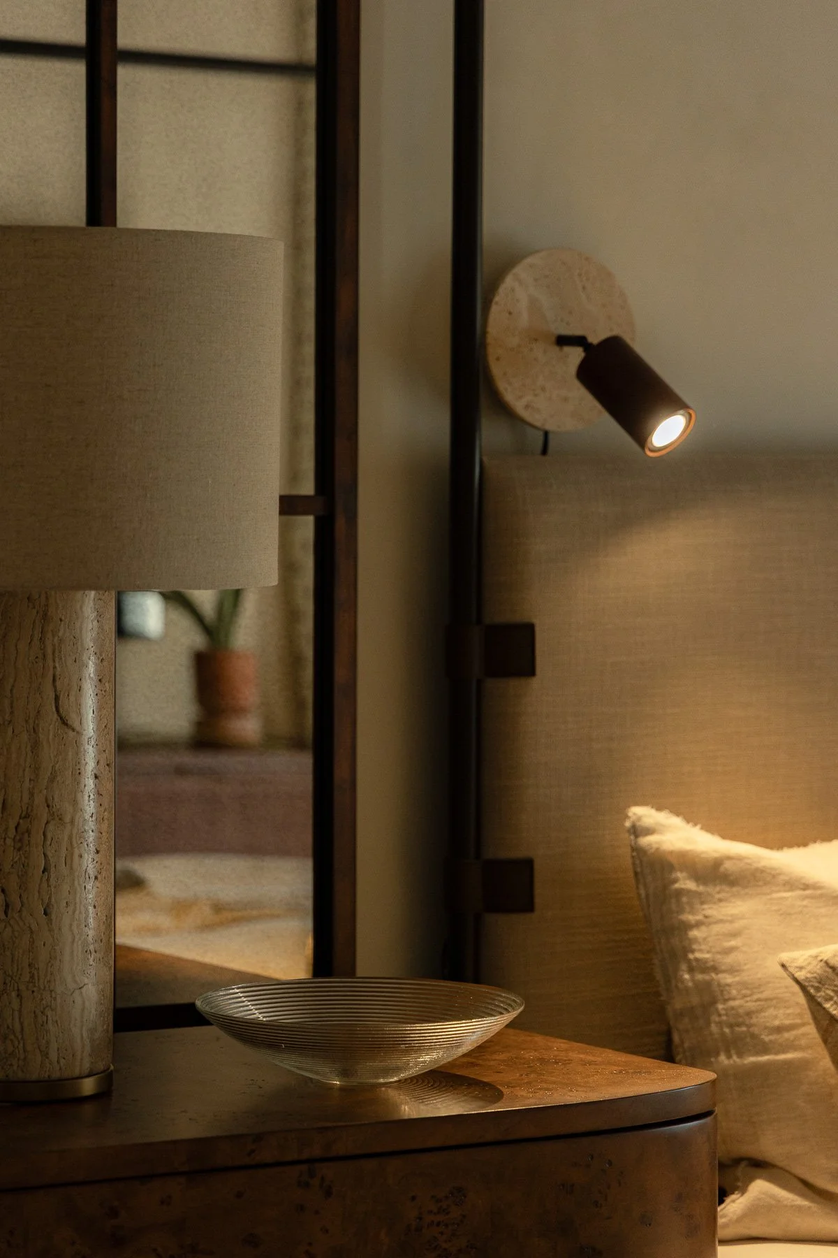 038 - 1103 Meriden Ln (Austin) - Low Resolution.jpg