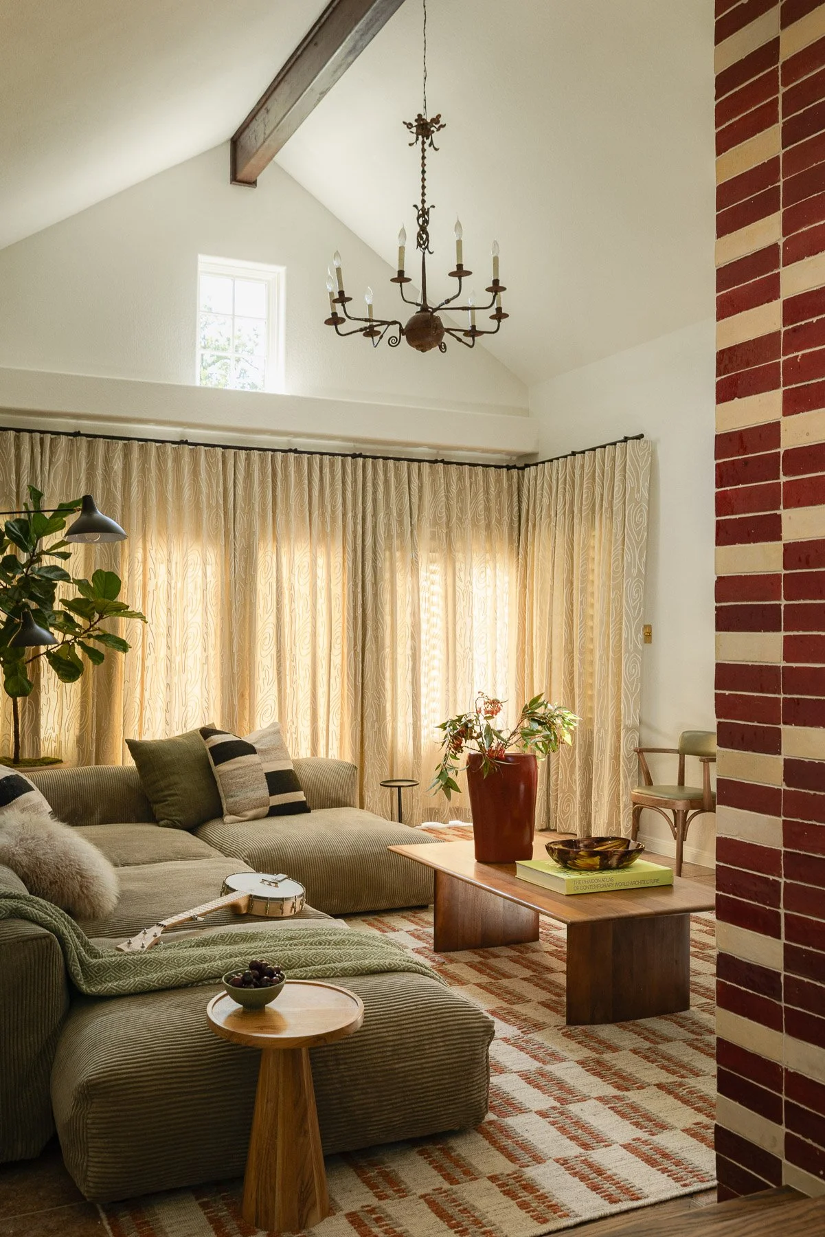 024 - 1103 Meriden Ln (Austin) - Low Resolution.jpg