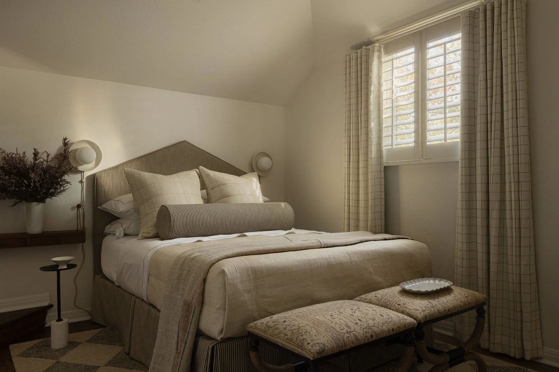 055 - 1103 Meriden Ln (Austin) - Low Resolution.jpg