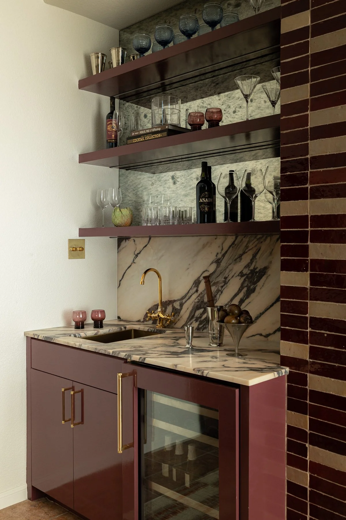 029 - 1103 Meriden Ln (Austin) - Low Resolution.jpg