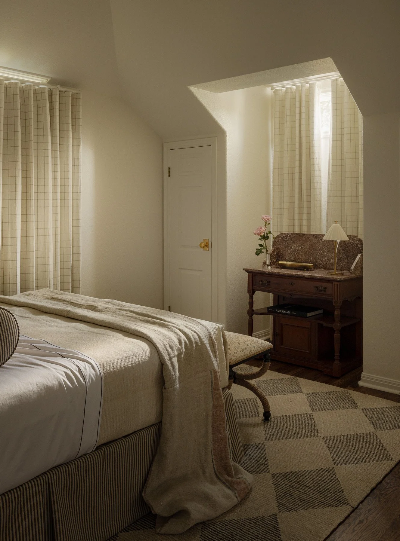 057 - 1103 Meriden Ln (Austin) - Low Resolution.jpg