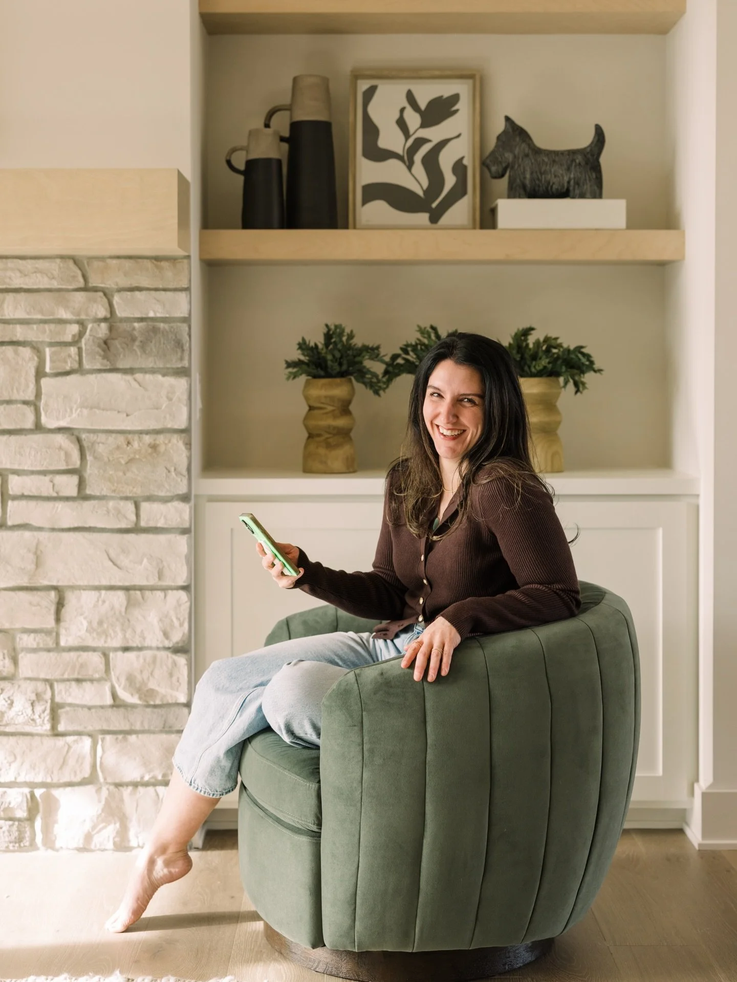 Branding photos that are true to @adreaclark.realtor 

Approachable branding photos are important to her for building trust, humanizing herself and her business, and to depict how important authentic connections are for her and the clients she works 