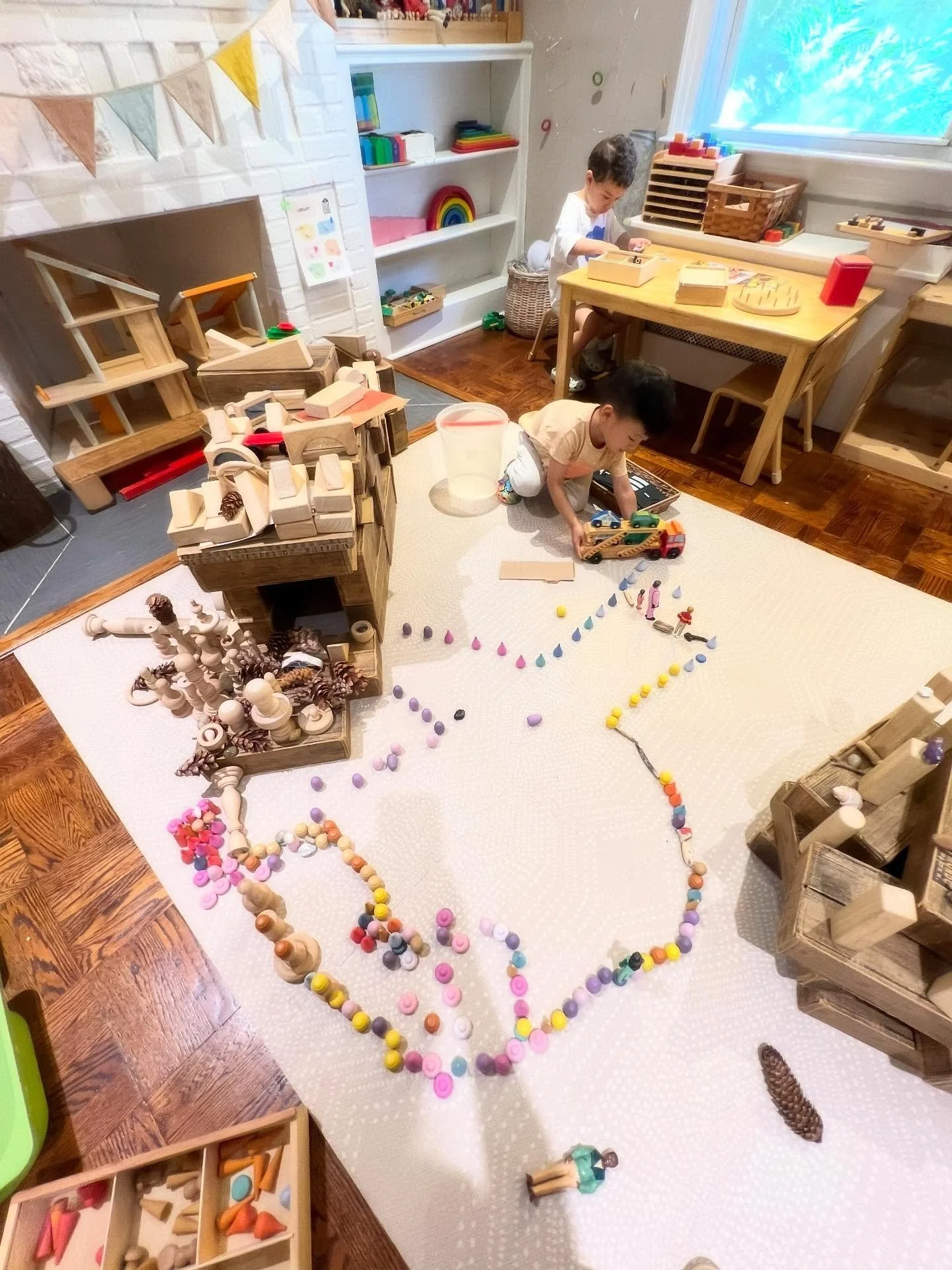 &ldquo;Water machine with filter and shower&rdquo;
#little_atelier #nycpreschool #loosepartsplay