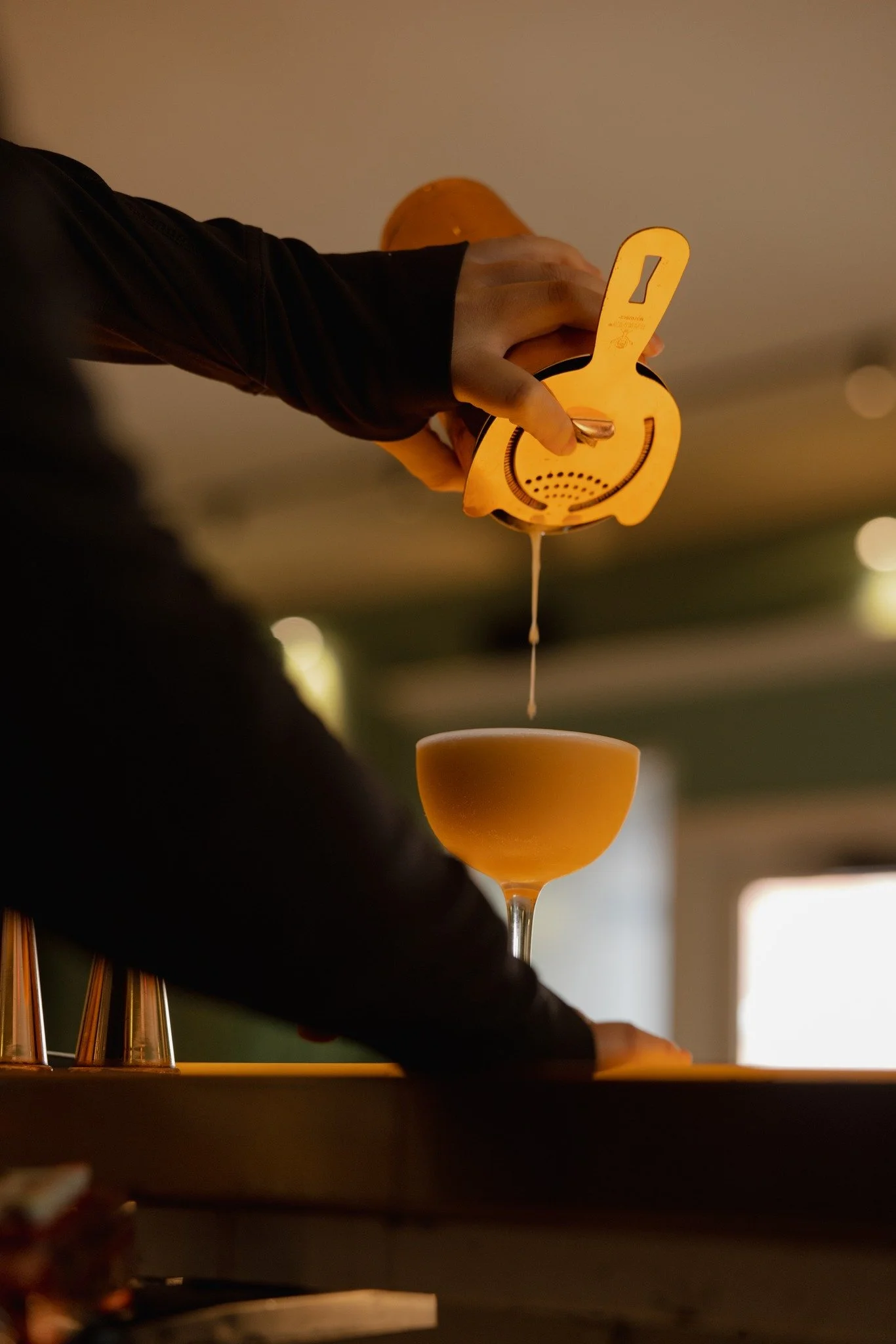 Pours so perfect it'll make you rethink your standards. 

It's Friday, and there's no better way to start the weekend then at Sage. We will see you tonight from 2pm-2am.

🍸✨💃
#sagecocktailswh