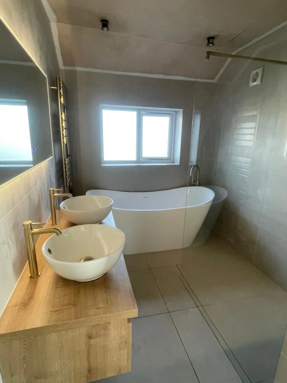 PHOTO-2025-02-11-18-19-36 2.jpg