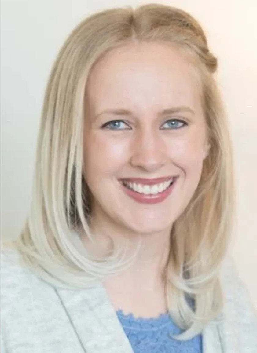 Sara Paules Therapy Headshot