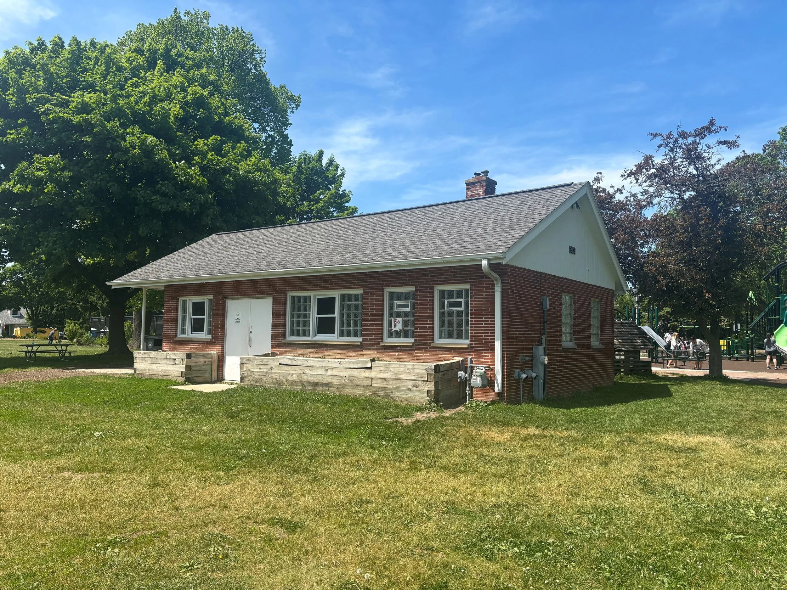 The old warming house
