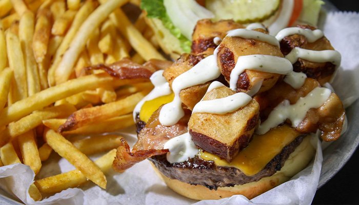 the-social-haus-menomonee-falls burger