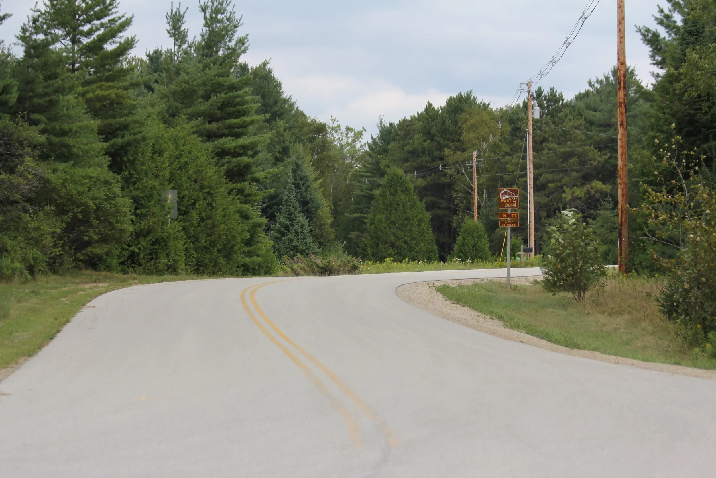 Northeast · Door County  R-77: Rustic Road R77 south terminus.jpg Looking north from the southern terminus in the town of Sturgeon Bay; photographed August 23, 2015.