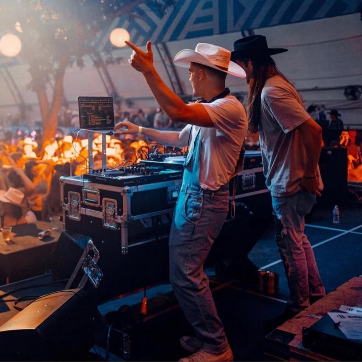 We have the official DJ for the Calgary stampede @mattroyalmusic spinning this Sunday for &ldquo;Coffee Club Gone Country&rdquo; 🤠

🎟️ tickets still available 🎟️
 
Link in Bio