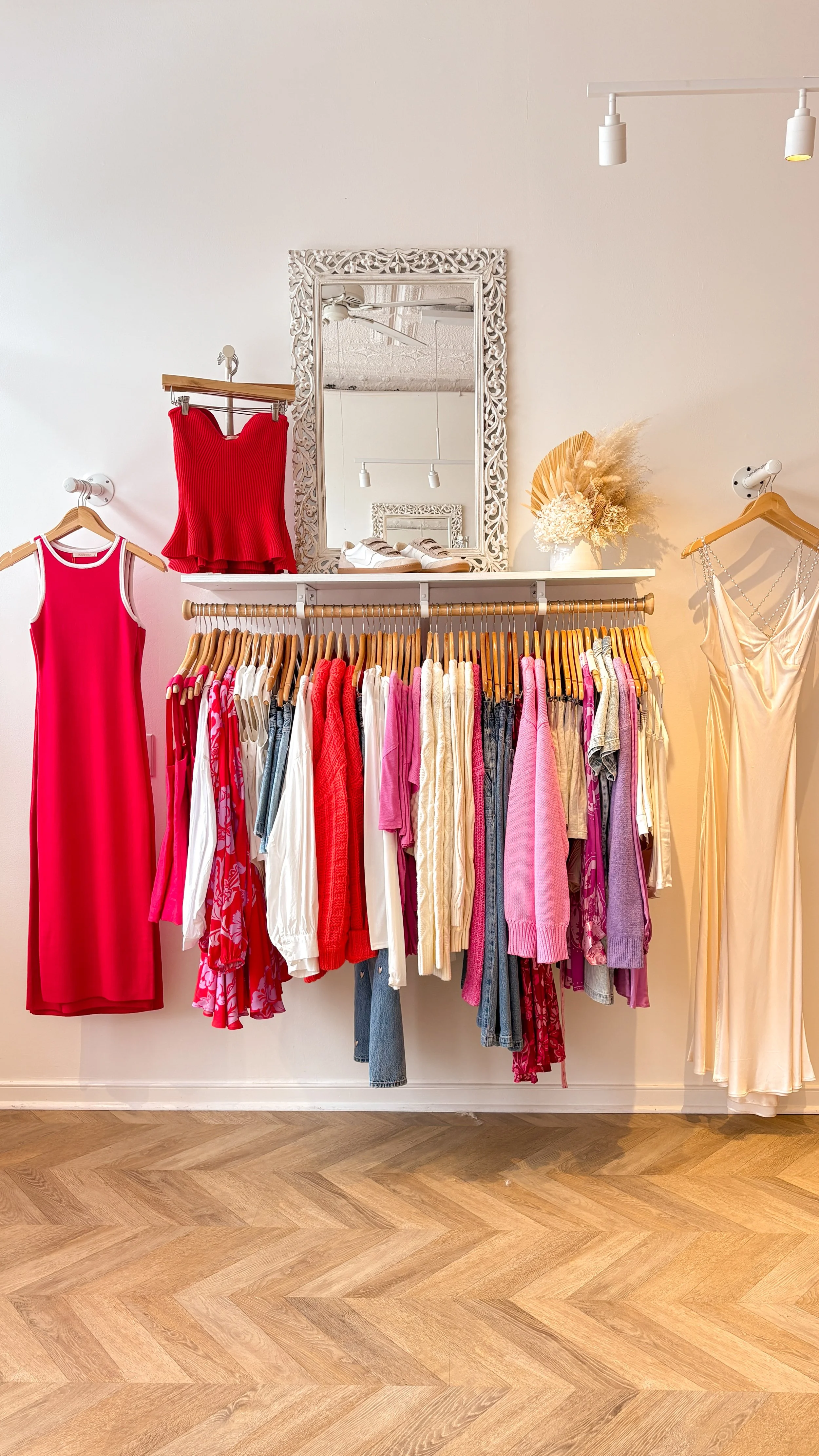 Red Alert! Love isn’t just for February 14th- it’s an everyday vibe! 💌
