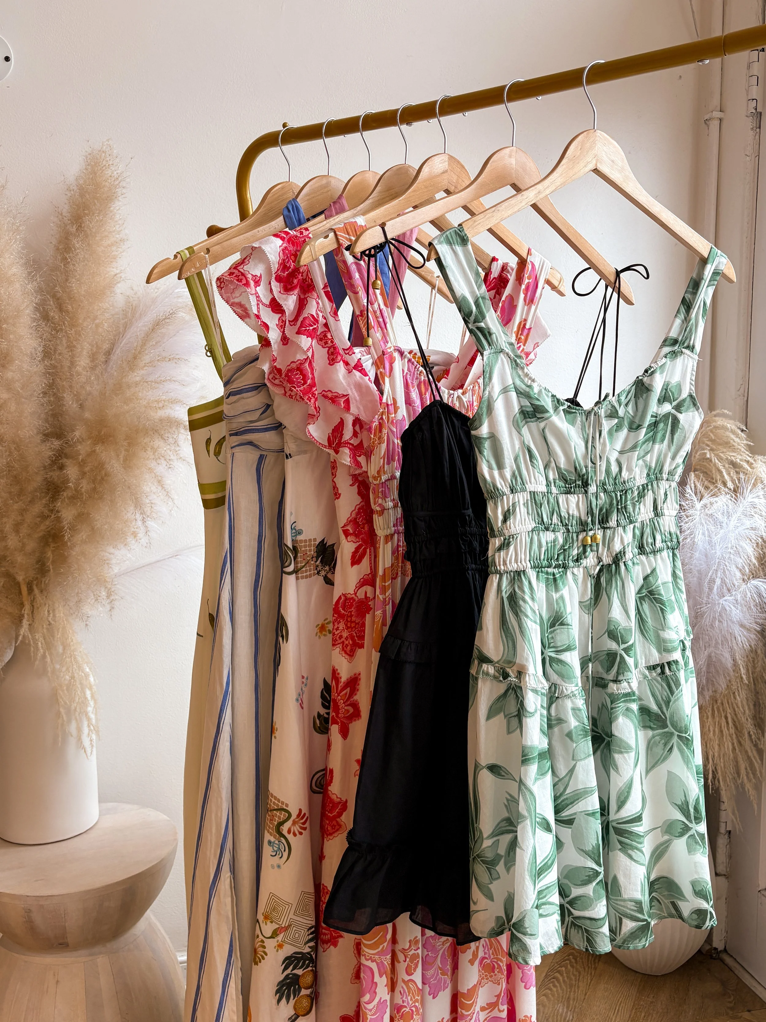 Gorgeous prints, patterns, and colors to add to your spring wardrobe 🌸🌼
