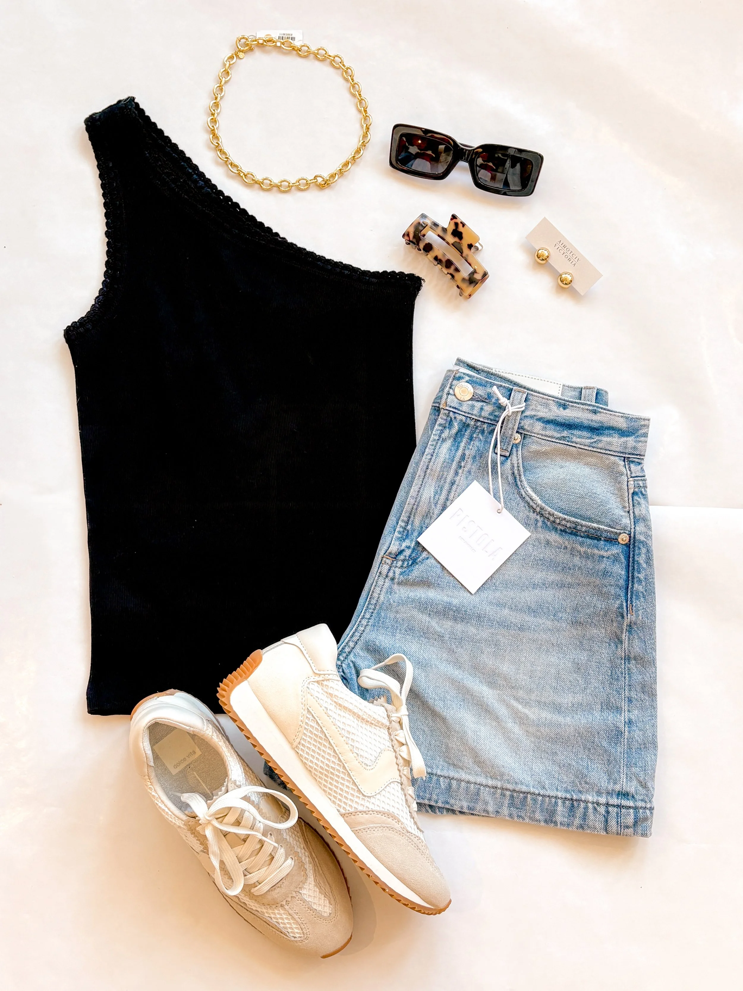 It’s officially time for that spring wardrobe refresh! ✨