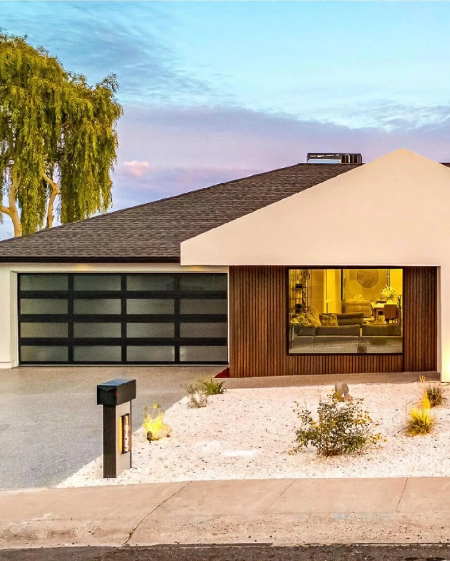 Excited to invite you all to view this architectural beauty, hillside in Scottsdale AZ this Wednesday. 

French 75&rsquo;s and Macaroons will be served. Come &amp; bring friends and family! 
RSVP to my cell 📲 (480)489-0191 

Can&rsquo;t wait!

Taylo