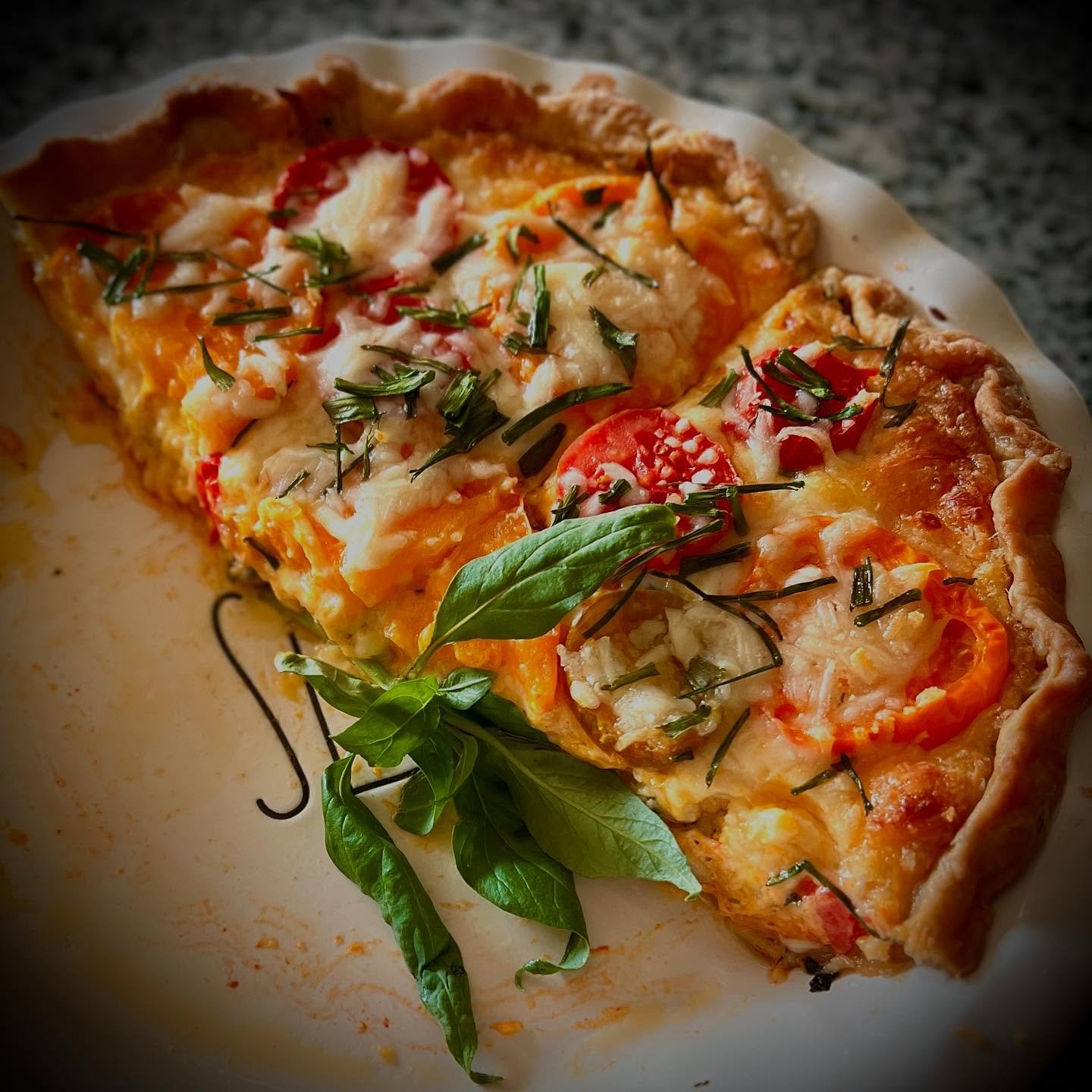 My sister @smallfarmcharm knocked out an AMAZING tomato pie, this afternoon! SO good! 🍅🥧😋😍❤️