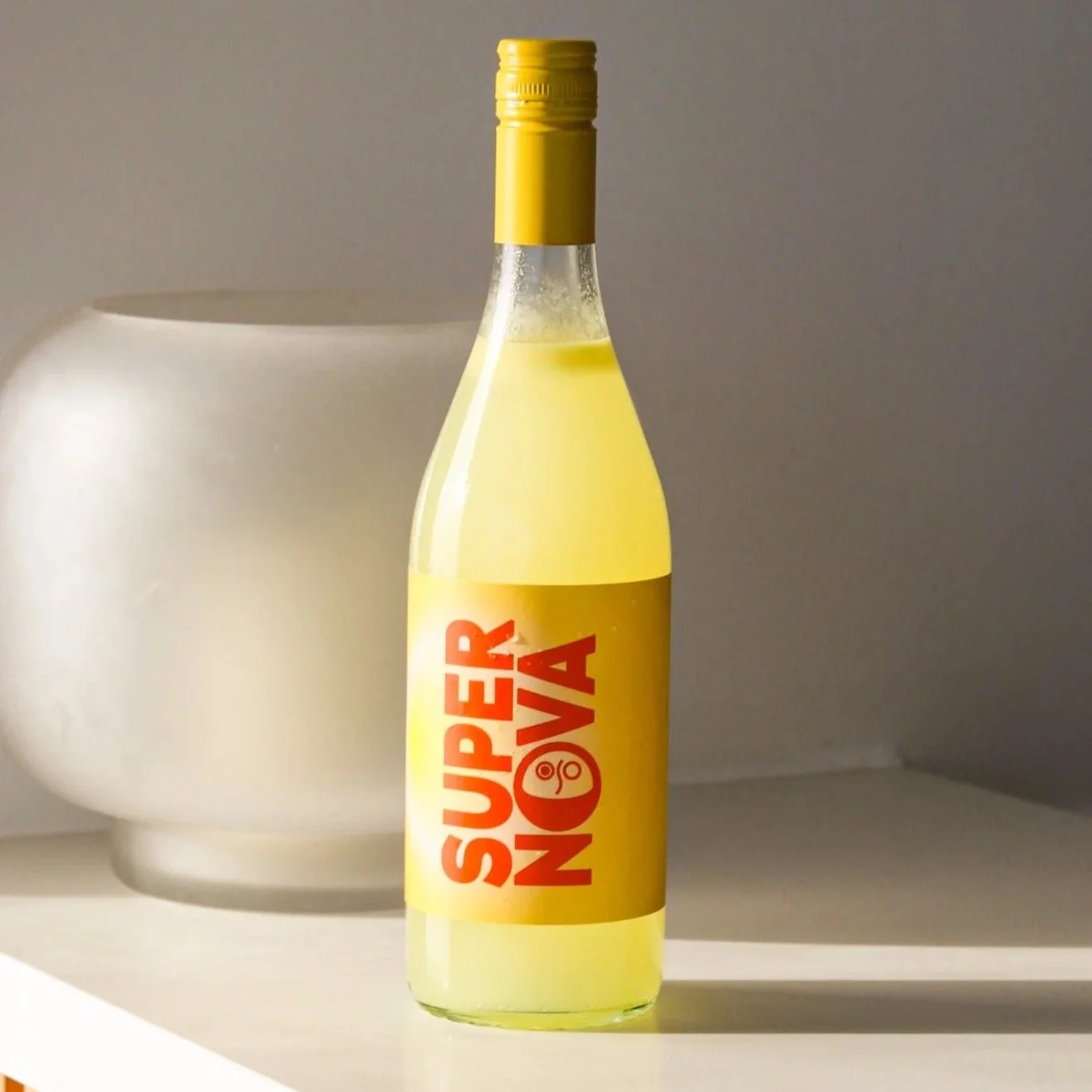 SUPER NOVA - Raw Japanese yuzu fruit blended into craft California sake. Bright, low-alcohol, and built to refresh. Vibrant citrus aromas with notes of yuzu peel, orange blossom, and fresh lemonade. Loud and juicy. Serve chilled straight, over ice, o