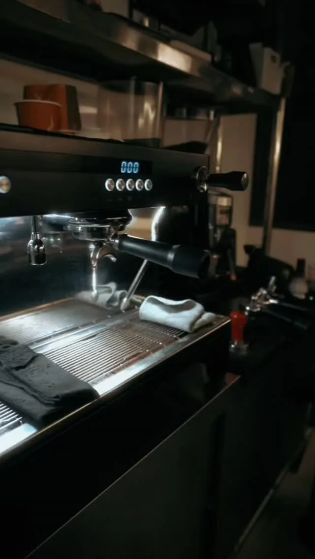 We’ve left Hougang but the coffee isn’t gone.
Qyl’s Coffee is now brewing fresh from home in Punggol .
Even with commitments outside, Qyl is giving his all to keep the coffee alive. Your support means everything
This is our new loc
