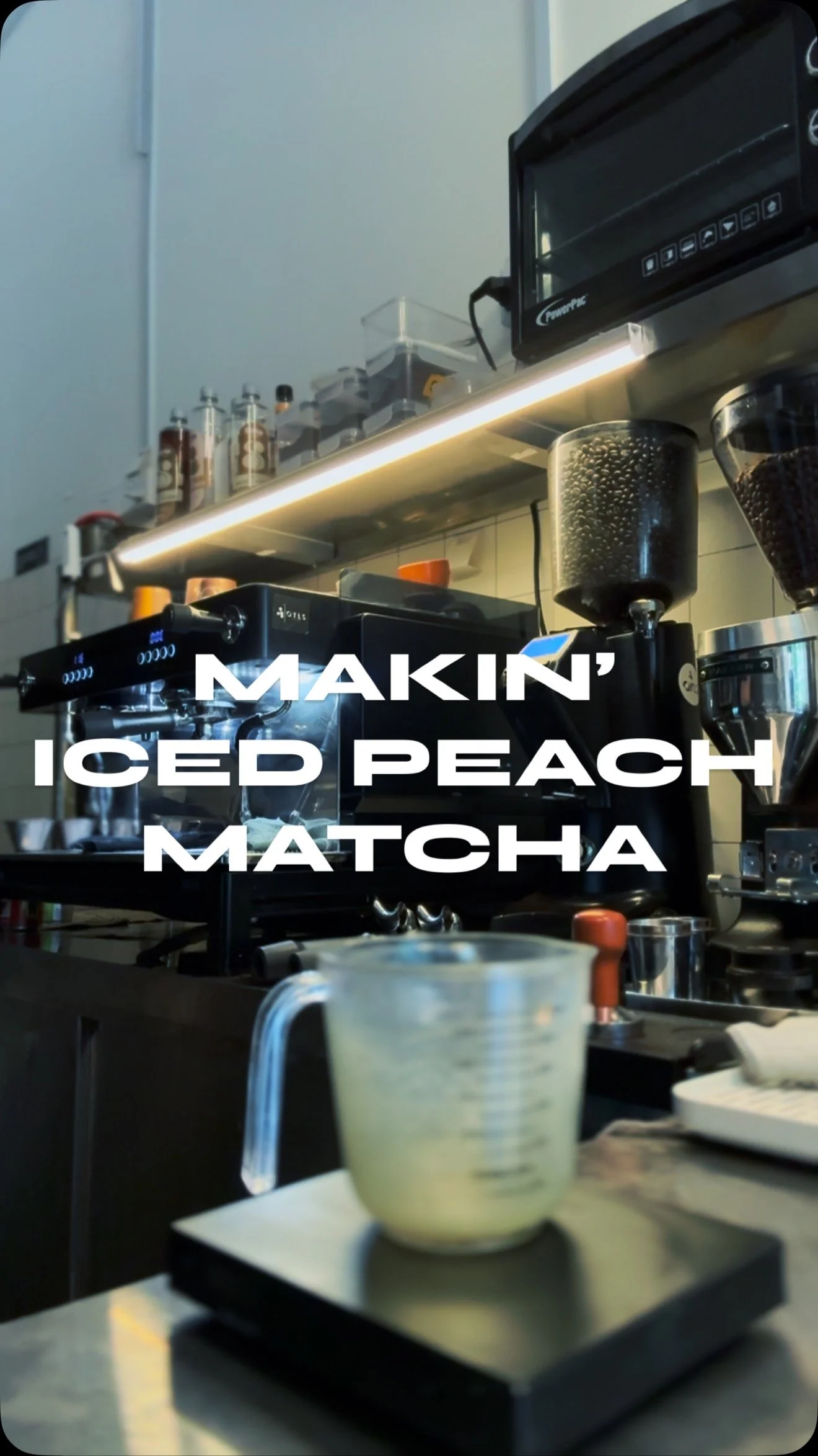 Iced Peach Matcha
Made with Yuri matcha powder from nikoneko bright, umami-rich, and smooth.
Sweetened with a delicate peach, just enough to lift the matcha without overpowering it.
#MatchaMood
#PeachyMatcha
#MatchaMoments
#SummerInACup #nikonekomat