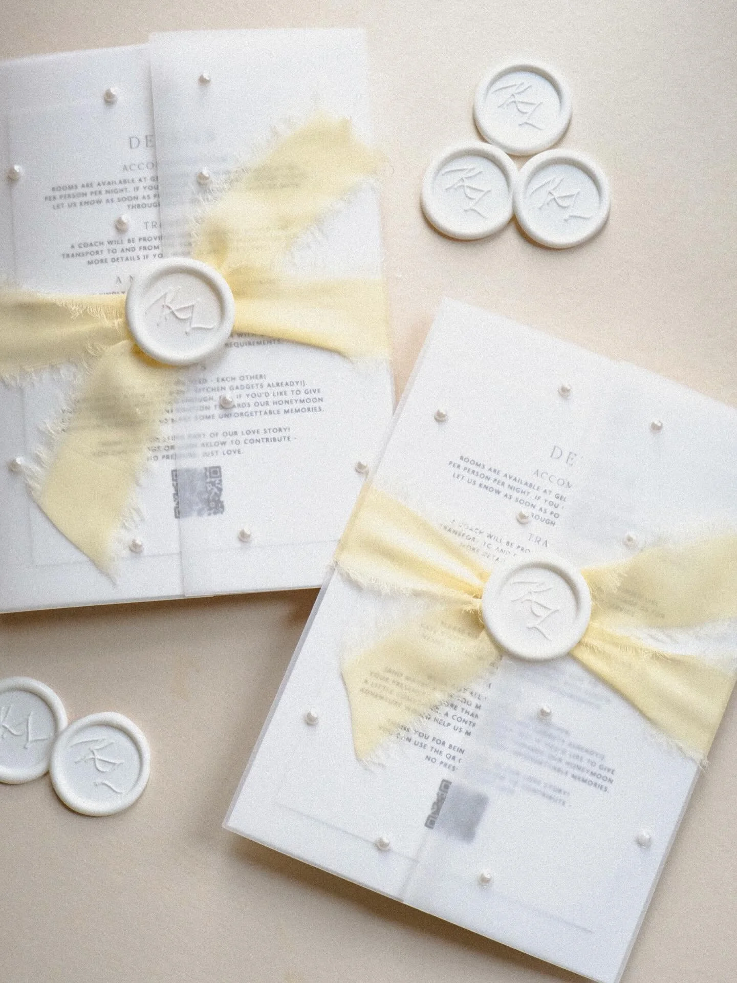 melting into this buttery hue 🧈💛✨ a beautiful lemon ribbon really brightens up any invitation suite. Kate + Luke opted for our most popular suite with a touch of lemon yellow. Offering a clean aesthetic proven to wow any guest.

For all enquiries, 