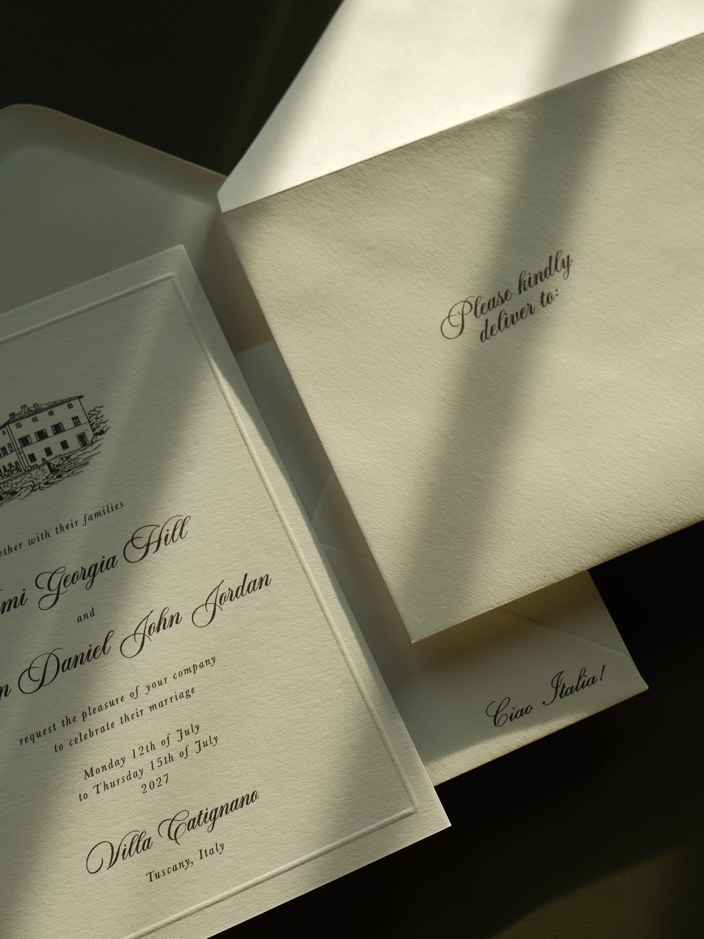 a love story in the Italian sun 🌞 elegance meets traditional with calligraphy styled fonts and embossed borders for Naomi &amp; Philip 🍋🌼✨

#elegantwedding #italianwedding #embossedinvites #weddingstationery #invites 

@villa_catignano