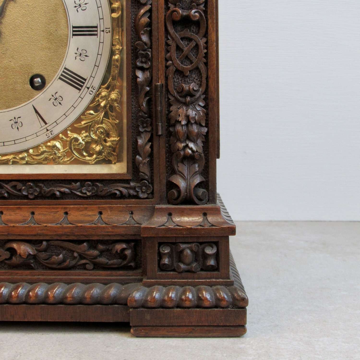 late-19th-century-carved-walnut-bracket-clock-by-lenzkirch-_10112_pic6_size4.jpg