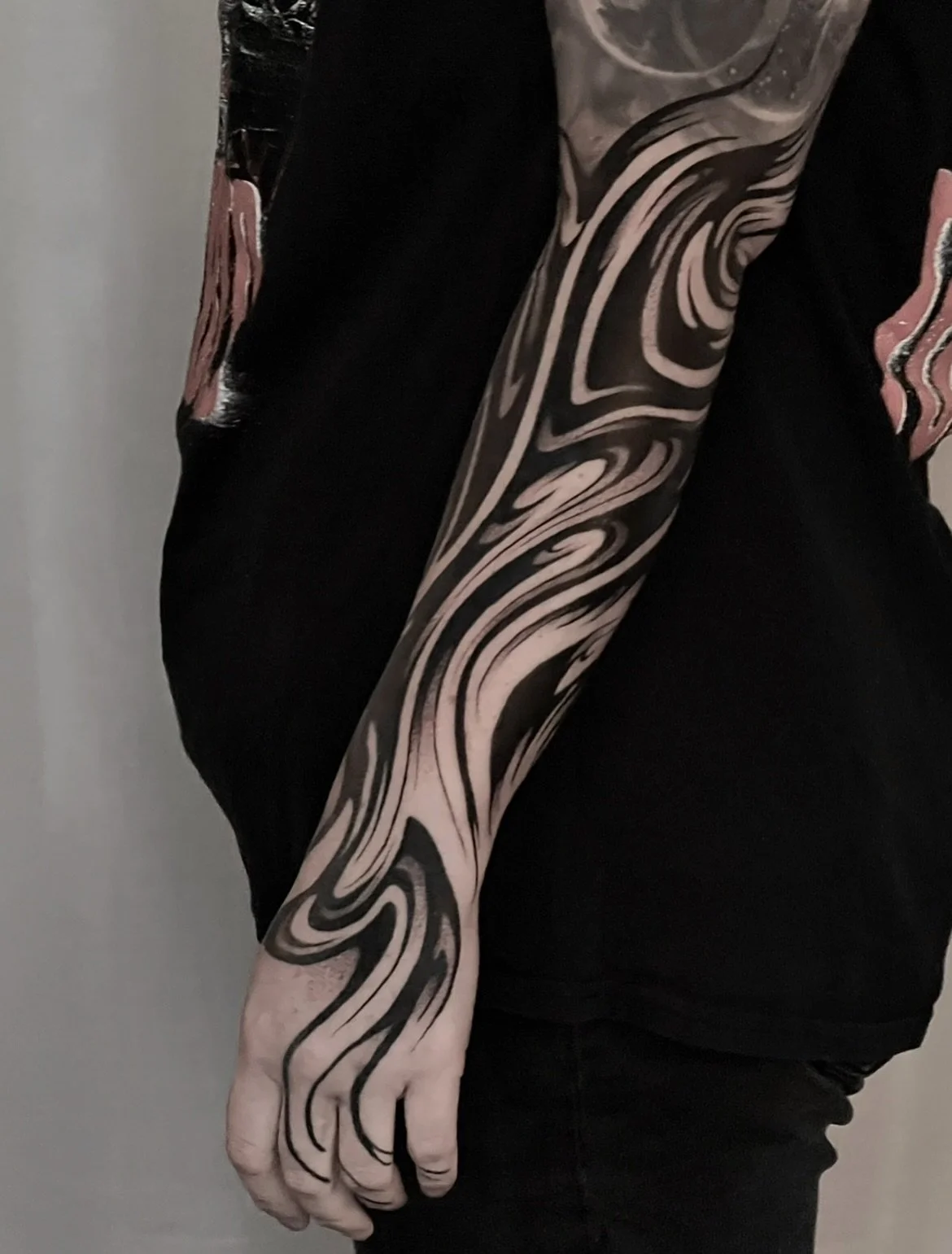 Freehand dark flow for Bek, you can see the freehand vs tattoo comparison in one of my recent reels!
I loved working on this project and would love to do more tattoos like this, get in touch via email or head to my website to fill out a booking form 